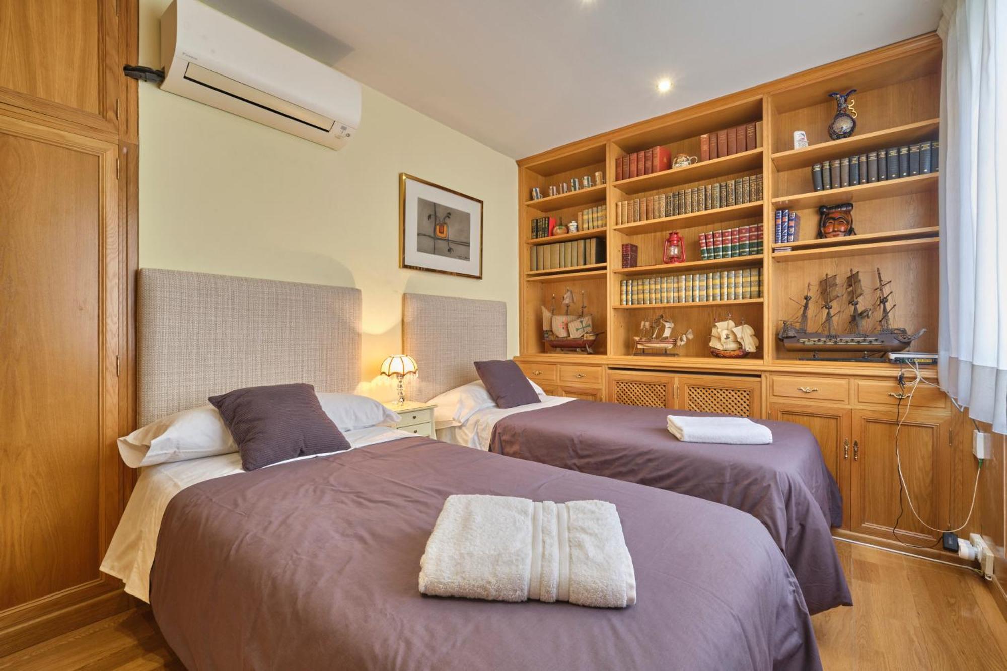 Apartamentos Carlos Madrid Dış mekan fotoğraf